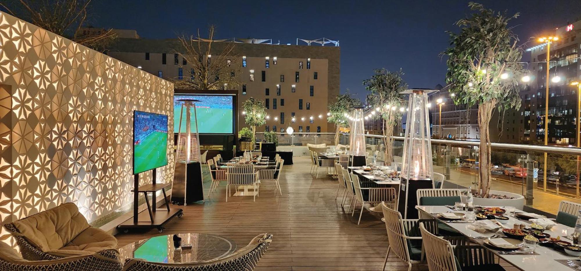 Steigenberger Hotel Ad Dawhah Esterno foto The rooftop of the hotel